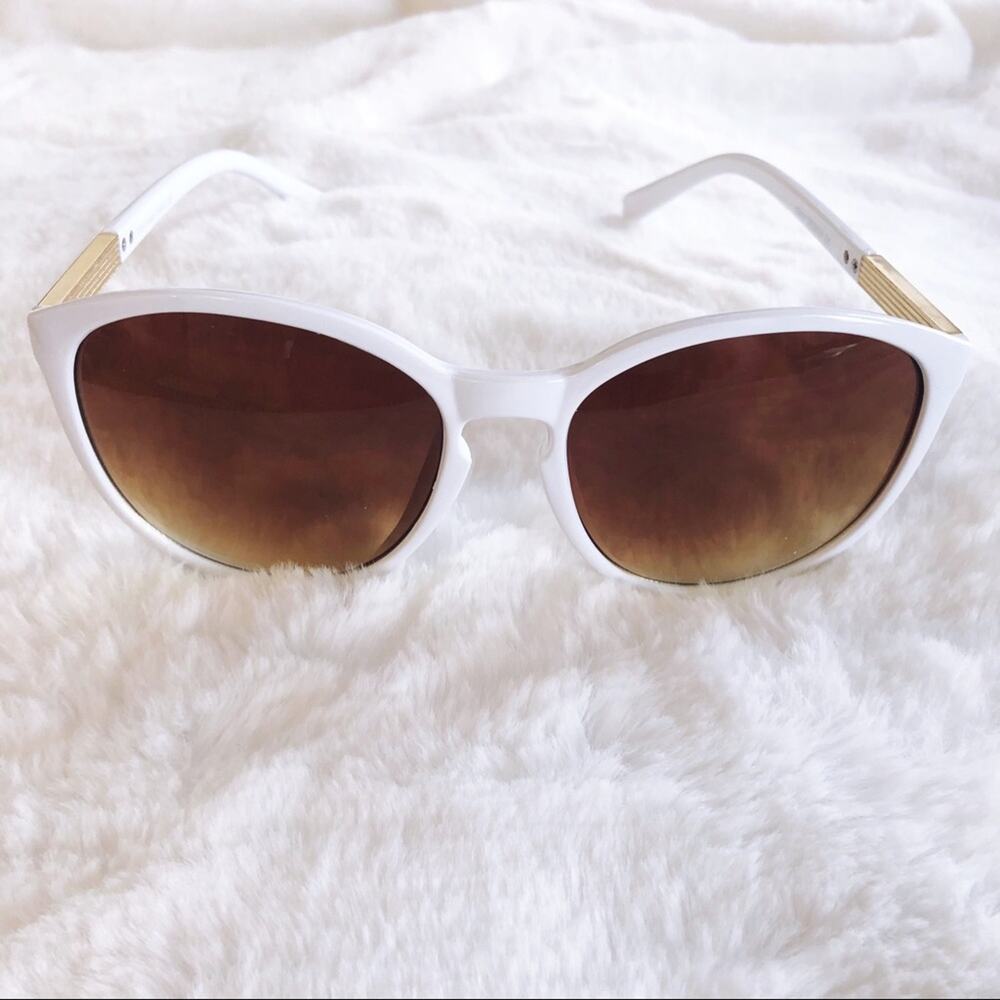 Celia White Cat Eye Full Rim Sunglasses - Picture 5 of 8